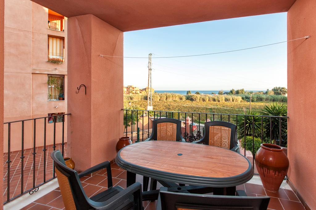 2035-Lovely 1 Bedrooms Sea View Apartment Манилва Экстерьер фото
